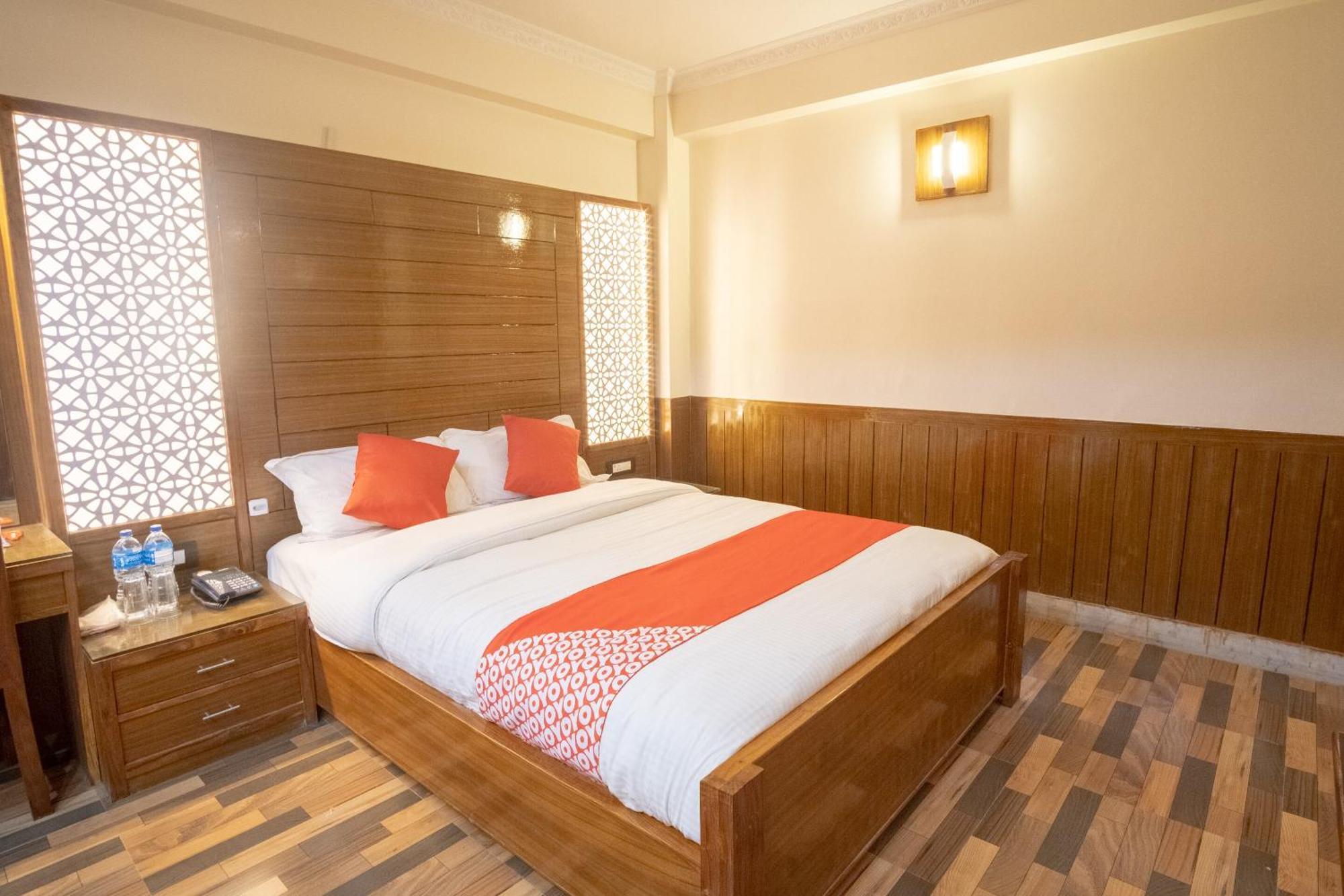 Oyo 304 Hotel Manama Balaju Esterno foto