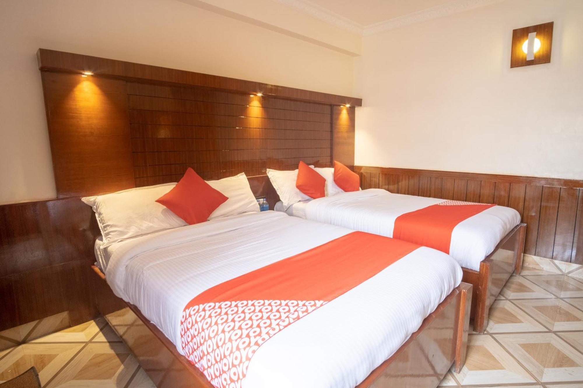Oyo 304 Hotel Manama Balaju Esterno foto