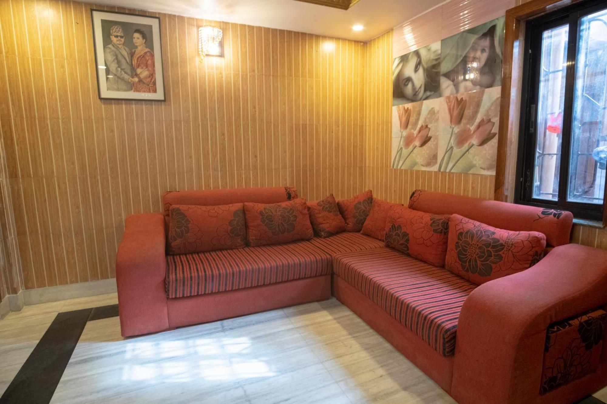 Oyo 304 Hotel Manama Balaju Esterno foto