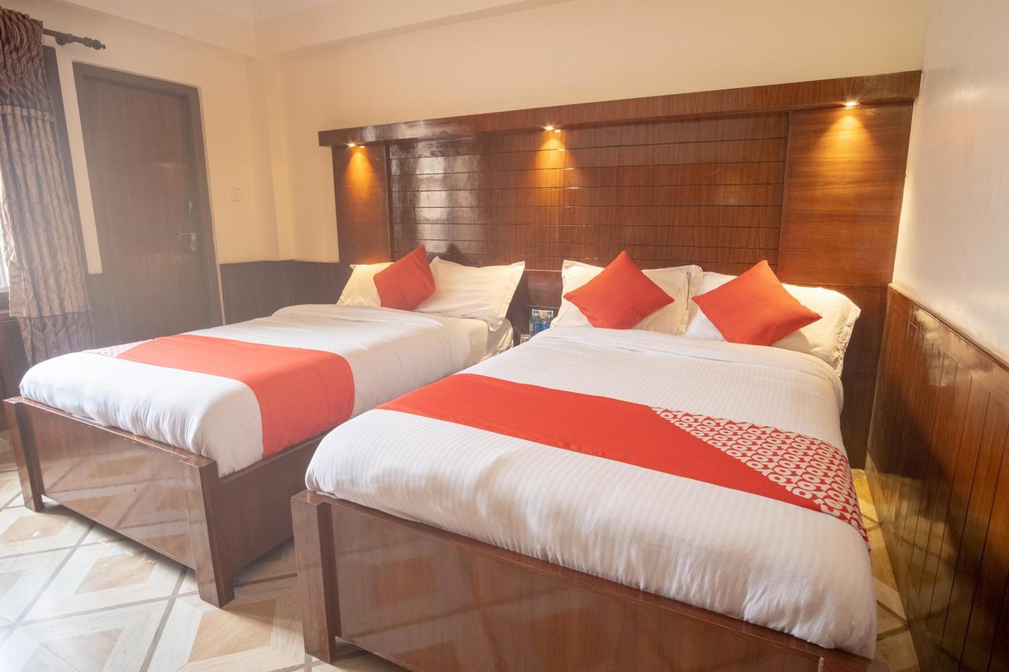 Oyo 304 Hotel Manama Balaju Esterno foto