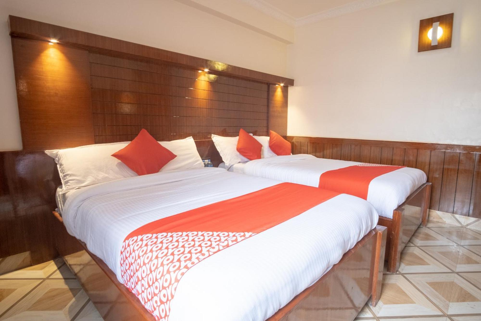 Oyo 304 Hotel Manama Balaju Esterno foto