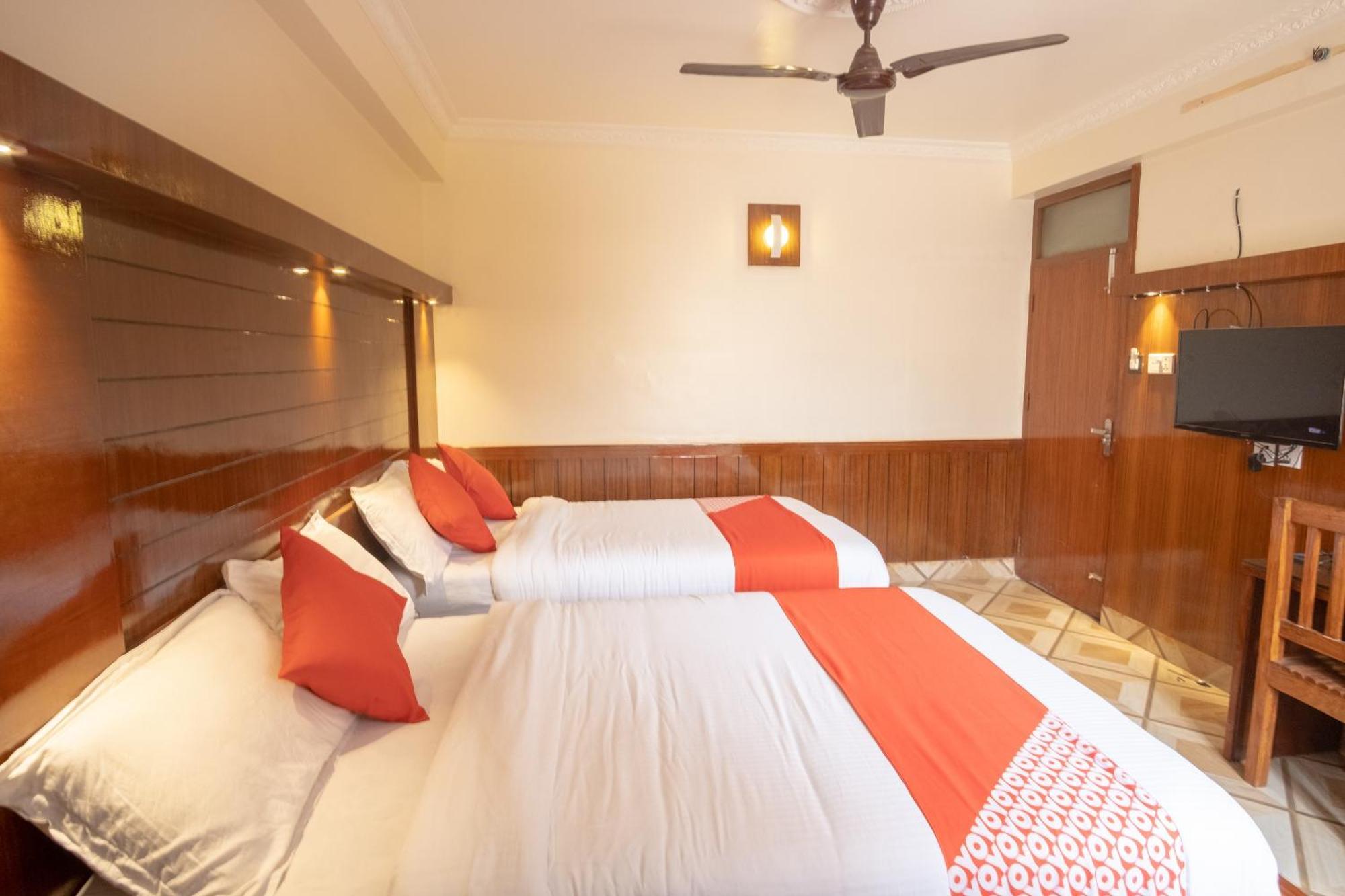 Oyo 304 Hotel Manama Balaju Esterno foto